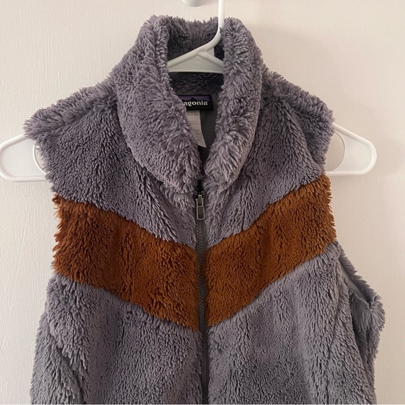 Patagonia Soft Faux Fur Vest Gray w Brown Chevron Stripe Women’s Small - Picture 3 of 12